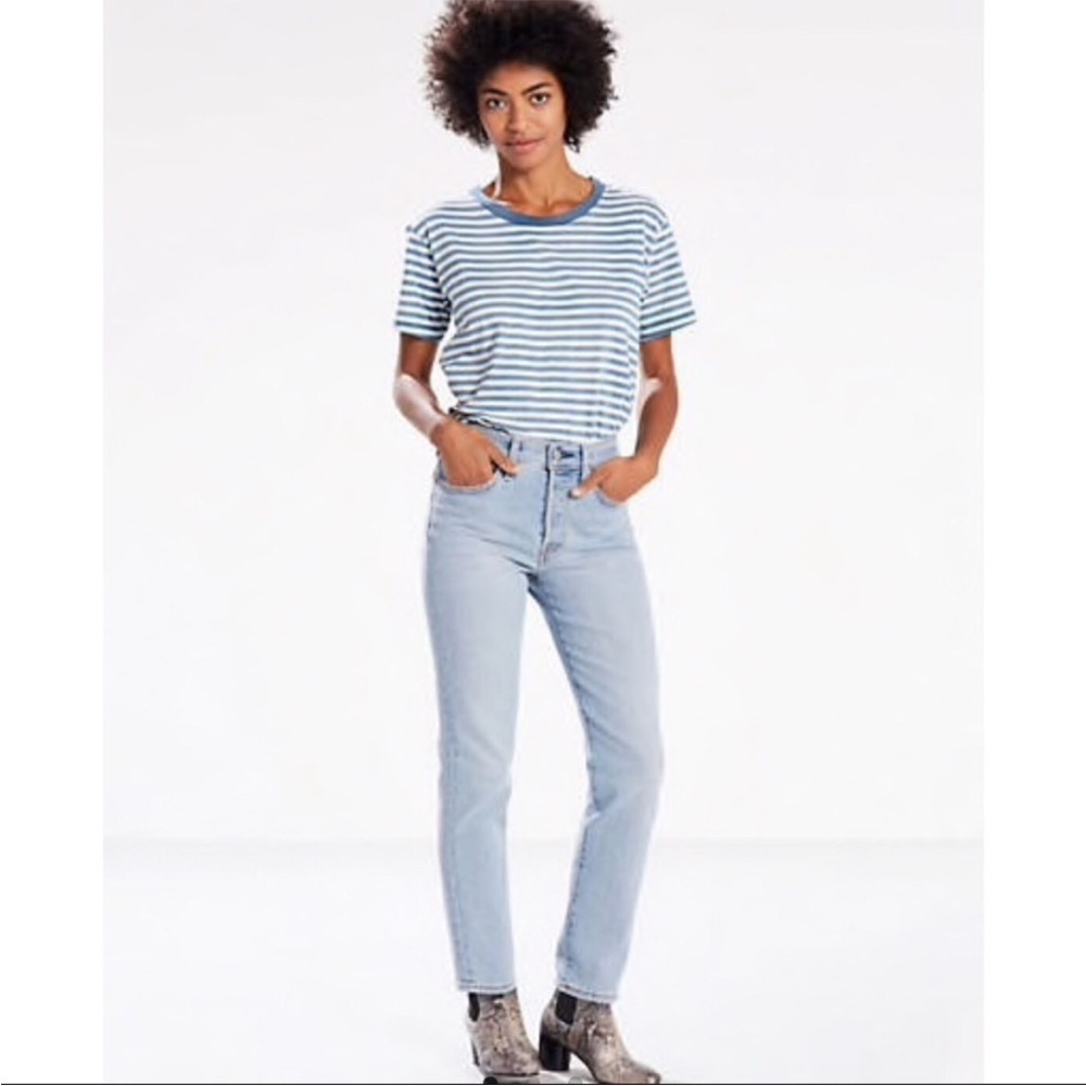 Levi’s Light Wash Wedgie Fit Jeans Size 24